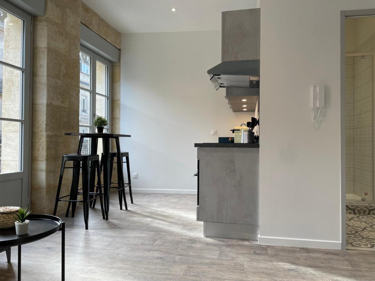 Superbes Studios De Charme, Lumineux Et Climatises En Plein Centre Bordeaux Exteriör bild
